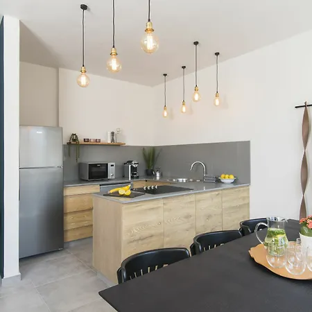 Mr. Katinsky - By Tlv2Go Apartment Tel Aviv Exterior photo